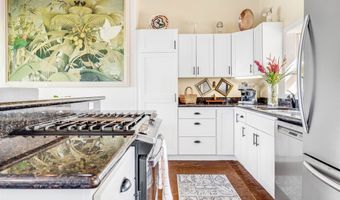 1004 N Honokala Rd B, Haiku, HI 96708