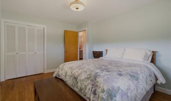 25 Westport Harbor Rd, Little Compton, RI 02837