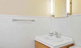 1106 NE 11th Ave, Aberdeen, SD 57401