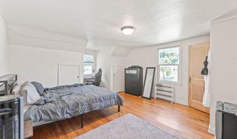 2812 Wood St, Ames, IA 50014