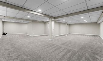 1329 Westbrooke Terrace Dr, Ballwin, MO 63021