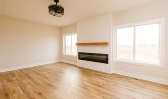 602 E Vista Lake Ave, Polk City, IA 50226