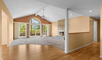 912 Cypress Point Loop, Ashland, OR 97520