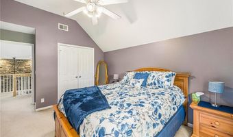 15417 Poplar St, Basehor, KS 66007