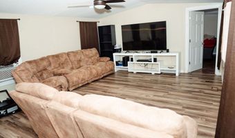 321 Mae Ln, Baxley, GA 31513