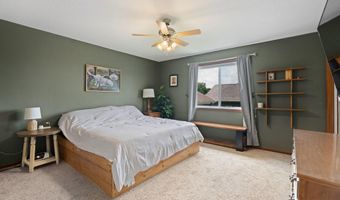 2011 12th Ave NE, Austin, MN 55912