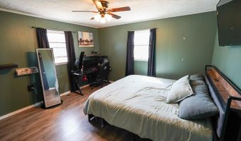 10 Walnut St, Birdseye, IN 47513
