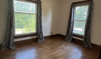 325 S Main St, Albia, IA 52531