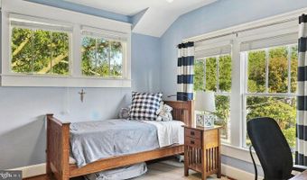 416 E ALEXANDRIA Ave, Alexandria, VA 22301