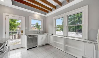 5516 Raceview Ave, Cincinnati, OH 45248