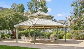 5300 HOLMES RUN Pkwy 1206, Alexandria, VA 22304