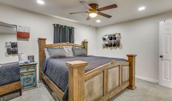 109 W Purdom Ave, Alvarado, TX 76009