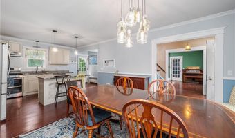 60 White Pkwy, North Smithfield, RI 02896