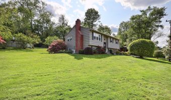 1 Parkwood Terrace Dr, Danbury, CT 06811