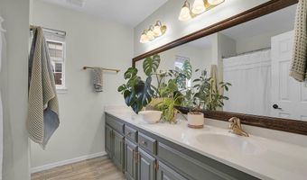 2901 N Towne Dr, Altus, OK 73521