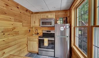 5257 Brookshire Dr, Almont, MI 48003