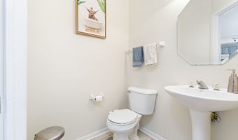 9 Lake Plumleigh Ct, Algonquin, IL 60102