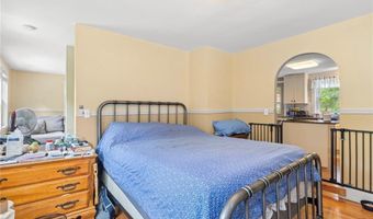 28 Crowell St, Cumberland, RI 02864