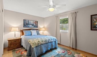 486 Ironwood Dr, Ballwin, MO 63011