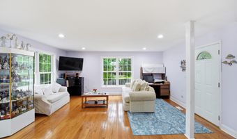 6219 CRESTWOOD Dr, Alexandria, VA 22312