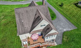 38 Greenridge Dr, Brookfield, CT 06804