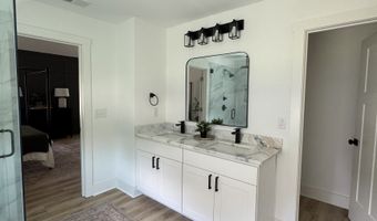 5661 Wooded Vly, Flowery Branch, GA 30542