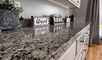 2032 Red Oak Ln NE, Arab, AL 35016