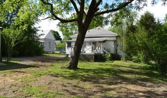 135 E Pine St, Albion, IL 62806