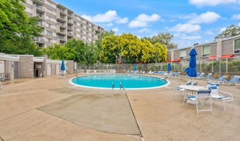4977 BATTERY Ln 1-711, Bethesda, MD 20814