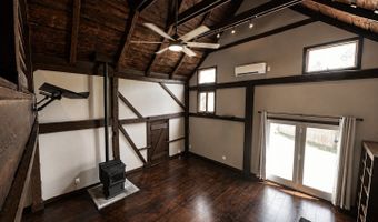 77 N High St, Clinton, CT 06413