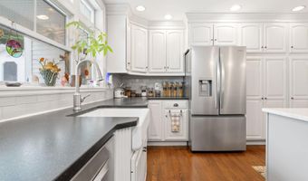 434 Donald St, Bedford, NH 03110