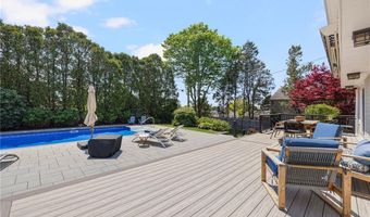 5 Maloney Ln, Middletown, RI 02842