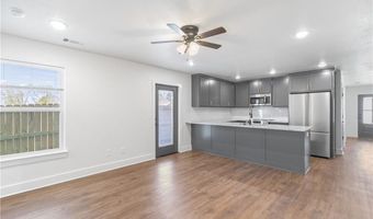 1100 Lockheed St, Bentonville, AR 72712