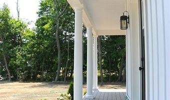 515 School St, North Kingstown, RI 02852