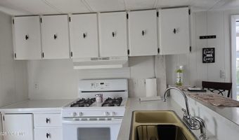 101 Juniper Dr, Barnegat, NJ 08005