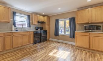 133 Howe St, Auburn, ME 04210