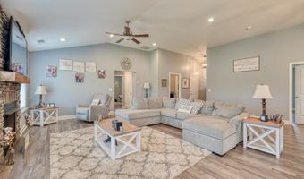 221 Little Man Dr, Boiling Springs, SC 29316