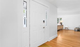 331 Third Beach Rd, Middletown, RI 02842