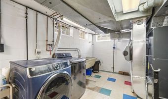 195 Shawnee Trl, Aurora, OH 44202