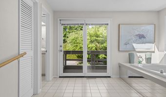 24 Sarahs Path, Amagansett, NY 11930