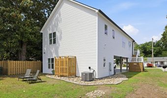 220 Pelican Dr, Atlantic Beach, NC 28512