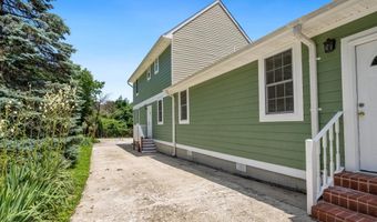 6442 HOLYOKE Dr, Annandale, VA 22003
