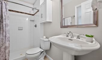 4027 CHELMONT Ln, Bowie, MD 20715