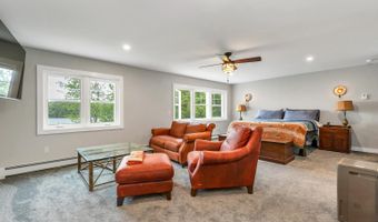78 Cates Ln, Brookfield, NH 03872