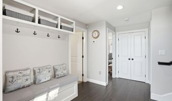 4 Cross Rd, Bourne, MA 02532