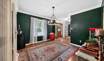 693 Rustic Valley Dr, Ballwin, MO 63021