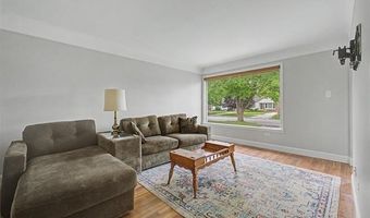 9952 Park Ave, Allen Park, MI 48101