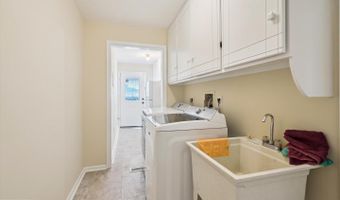 7300 NEEDWOOD Rd, Rockville, MD 20855