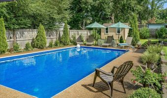 2605 SURREY WOOD Dr, Bartlett, TN 38134