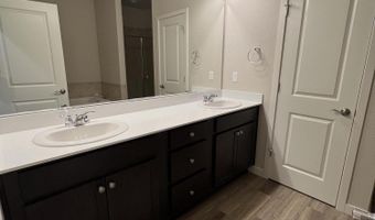 576 Country Hollow Dr, Fernley, NV 89408